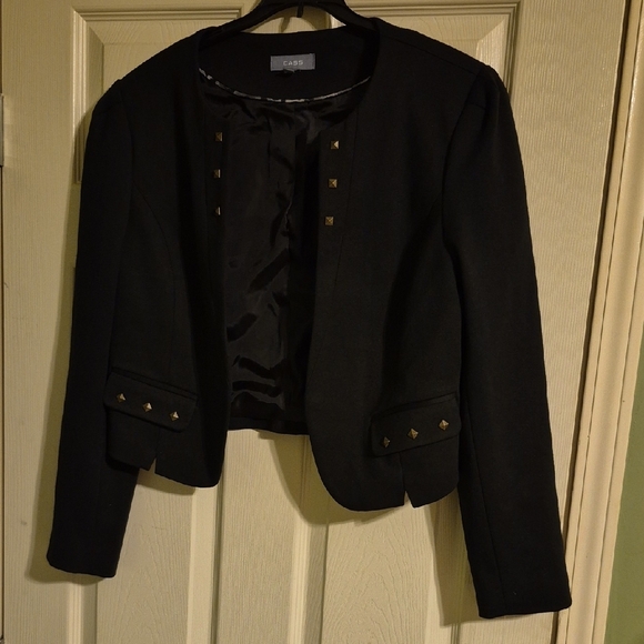 Cass Jackets & Blazers - Black Cropped Jacket